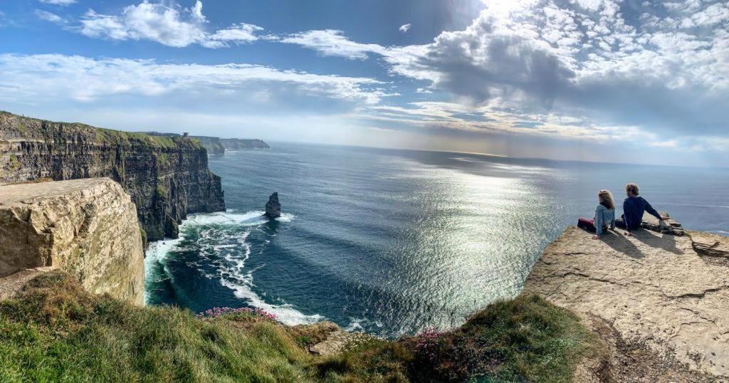 Lahinch -Beach -Surf- Hostel מראה חיצוני תמונה